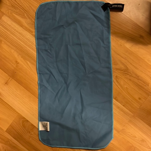 Wise Owl Outfitters Camping wash cloth Towel - Camping Accessories, Quick Dry - Picture 2 of 4